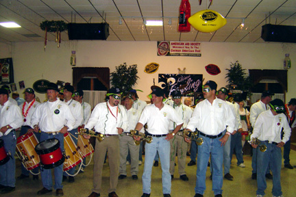 The Fanfaren Corps performs at Oktoberfest!